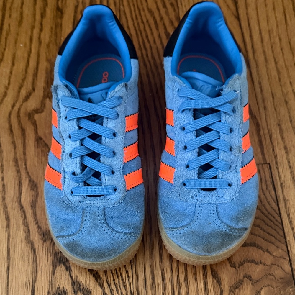 ADIDAS Gazelle Blue Suede Sneakers Orange Stripes Retro Casual Shoes Kids - Picture 6 of 8